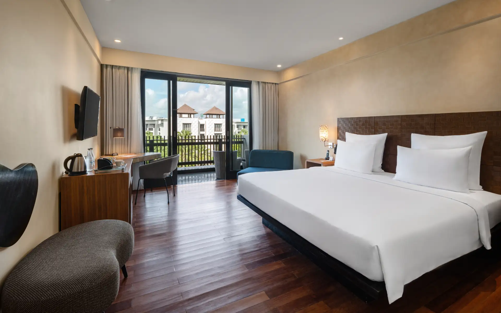 Luxury Beachfront Resort Escape with Waterbom Park Access