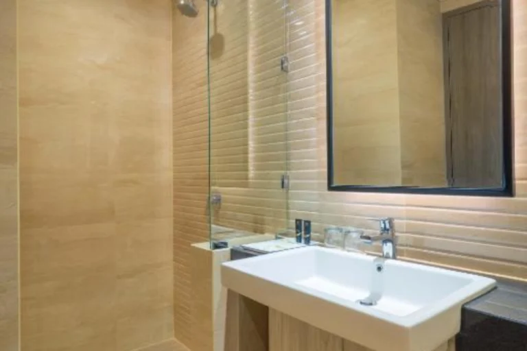 roya-regantris-kuta-room-2-3