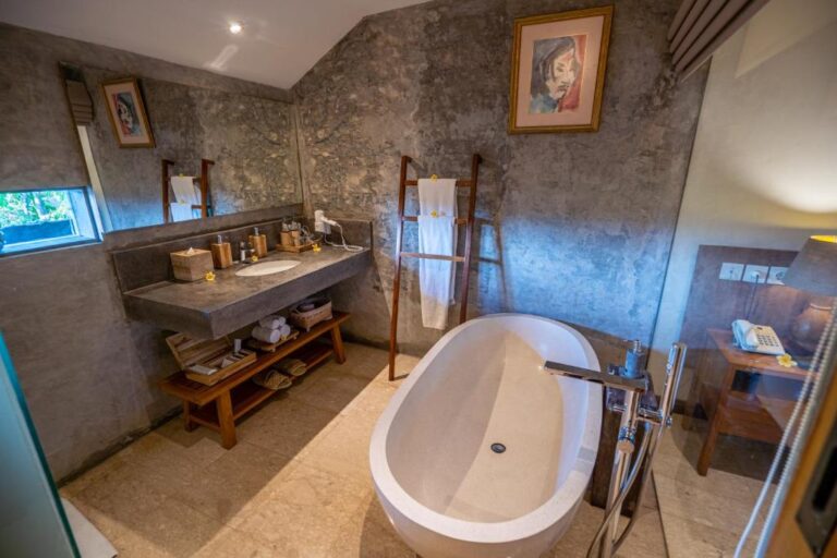 purana-suite-room-1-3